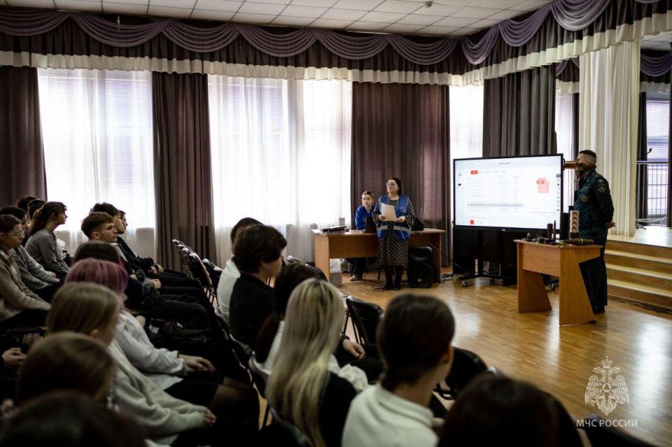 � ��������������� ����� ������� ���� � �����������