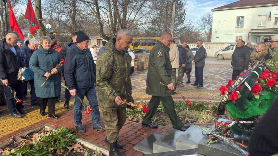 ����� ������: ������ 1989-�... ���, ����� ����������� ��������� ����� � �������