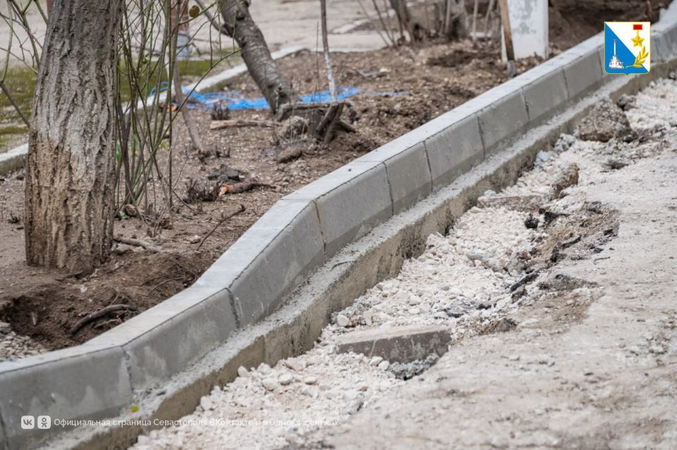 Во дворе дома № 60 на улице Льва Толстого ремонтируют внутриквартальную дорогу Во дворе дома № 60 на улице Льва Толстого ремонтируют внутриквартальную дорогу