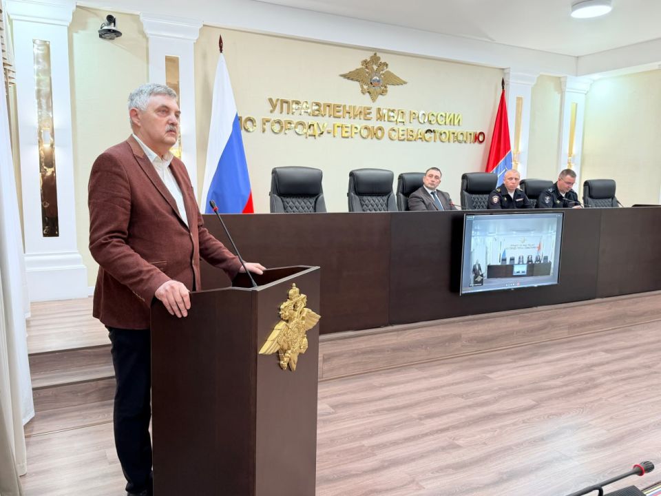 В УМВД России по г.Севастополю почтили память воинов-интернационалистов В УМВД России по г.Севастополю почтили память воинов-интернационалистов