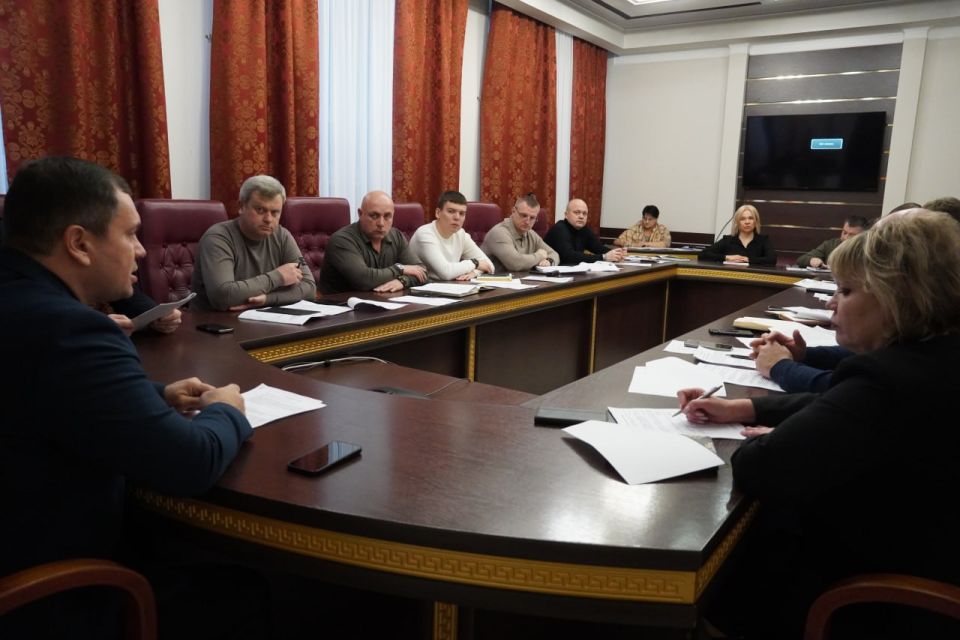 Глава администрации Керчи Олег Каторгин провел аппаратное совещание с заместителями и руководителями структурных подразделений администрации Глава администрации Керчи Олег Каторгин провел аппаратное совещание с заместителями и руководителями структурных подразделений администрации