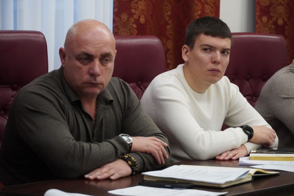 Глава администрации Керчи Олег Каторгин провел аппаратное совещание с заместителями и руководителями структурных подразделений администрации Глава администрации Керчи Олег Каторгин провел аппаратное совещание с заместителями и руководителями структурных подразделений администрации