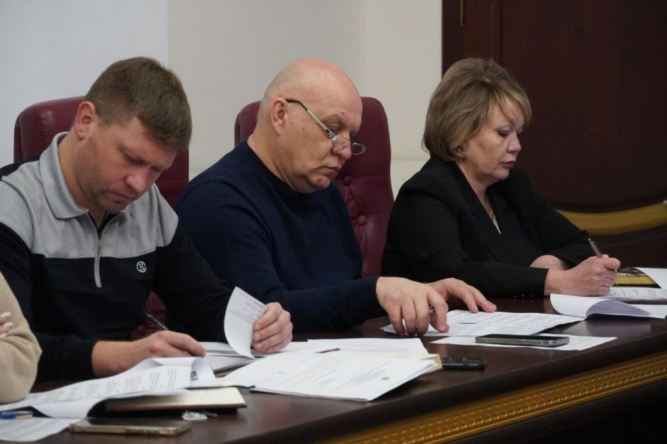 Глава администрации Керчи Олег Каторгин провел аппаратное совещание с заместителями и руководителями структурных подразделений администрации Глава администрации Керчи Олег Каторгин провел аппаратное совещание с заместителями и руководителями структурных подразделений администрации