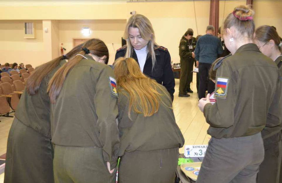 В Евпаторийской школе прошло интерактивное занятие «Марафон дорожной грамотности» В Евпаторийской школе прошло интерактивное занятие «Марафон дорожной грамотности»