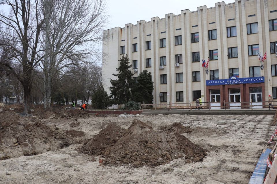 В Керчи продолжается планомерная работа по обновлению общественных пространств