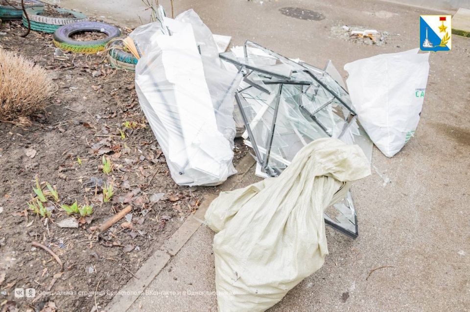 Коммунальные службы ликвидируют последствия ночной атаки ВСУ