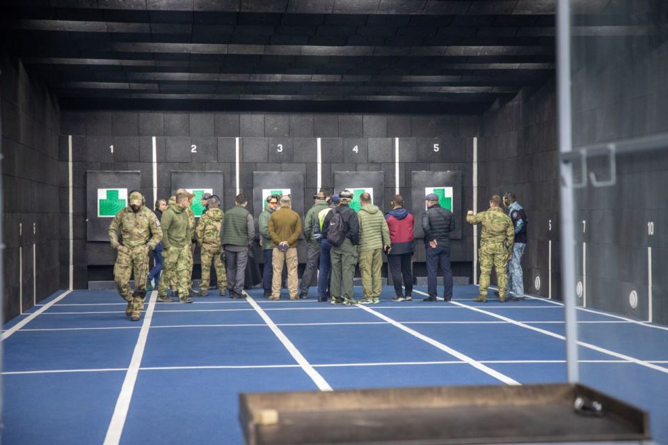 В тире УМВД России по г.Севастополю прошли личные зачеты по стрельбе из боевого ручного стрелкового оружия В тире УМВД России по г.Севастополю прошли личные зачеты по стрельбе из боевого ручного стрелкового оружия