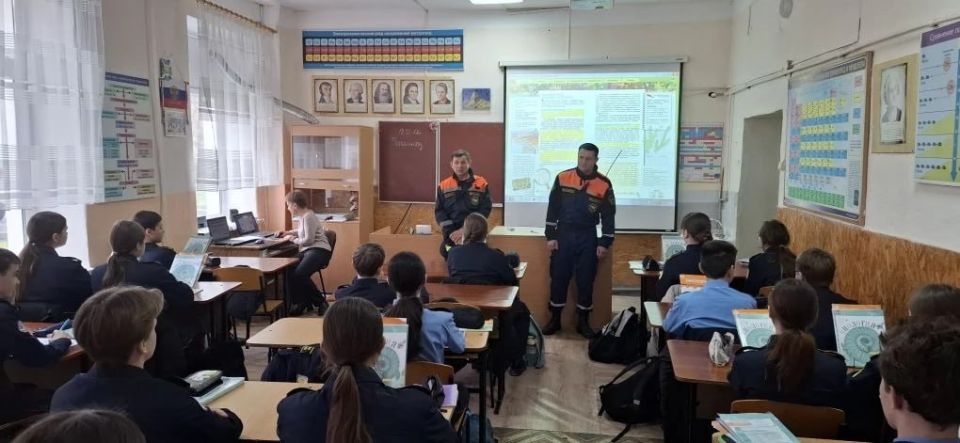 Урок безопасности: детям – от спасателей Урок безопасности: детям – от спасателей