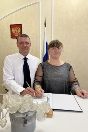 Юбилей супружеской жизни – это не просто дата, а возможность для пары вновь пережить волшебство дня бракосочетания, ставшего началом их общего пути