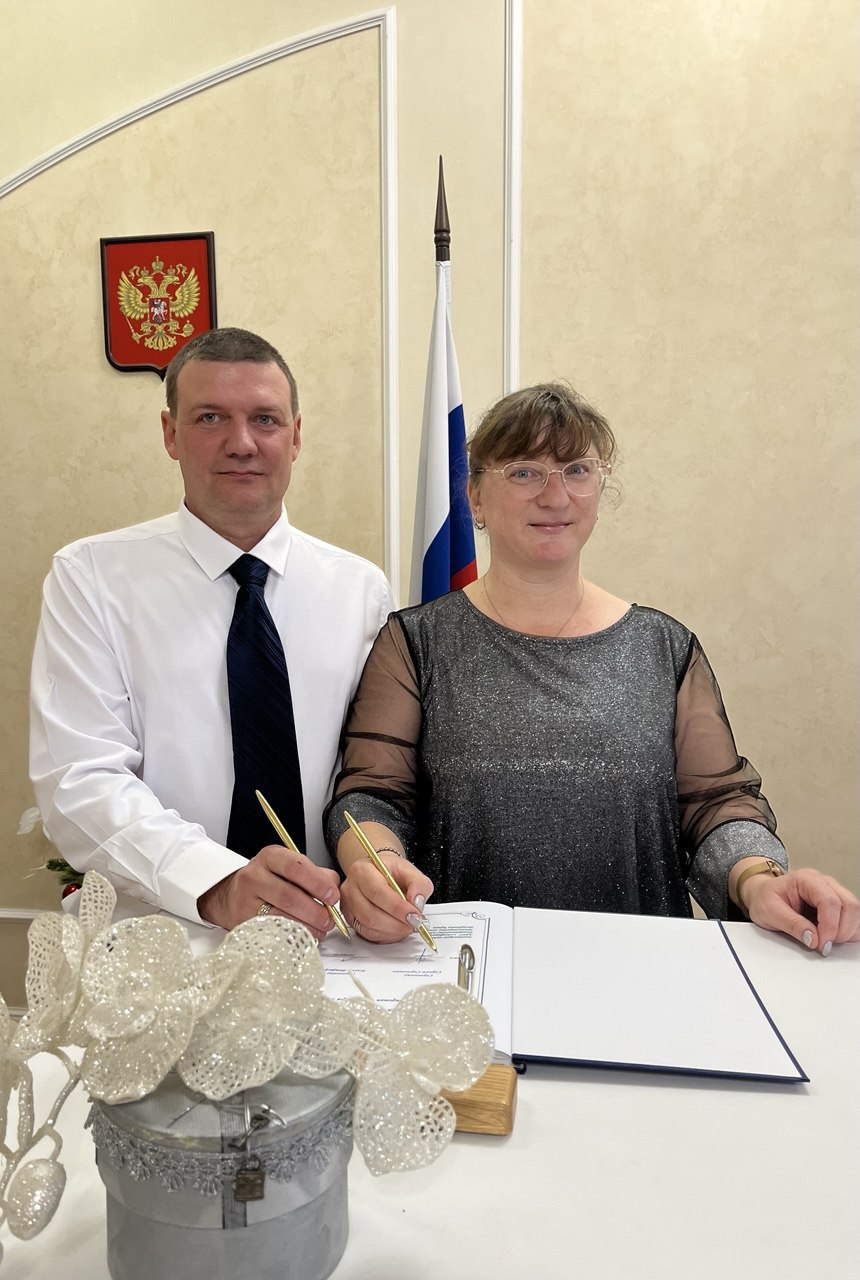 Юбилей супружеской жизни – это не просто дата, а возможность для пары вновь пережить волшебство дня бракосочетания, ставшего началом их общего пути