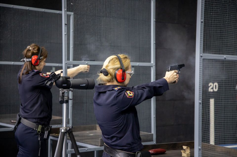 В тире УМВД России по г.Севастополю прошли личные зачеты по стрельбе из боевого ручного стрелкового оружия В тире УМВД России по г.Севастополю прошли личные зачеты по стрельбе из боевого ручного стрелкового оружия