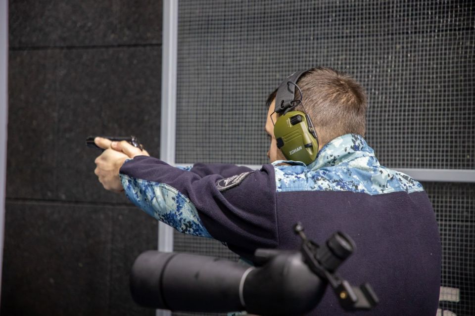 В тире УМВД России по г.Севастополю прошли личные зачеты по стрельбе из боевого ручного стрелкового оружия В тире УМВД России по г.Севастополю прошли личные зачеты по стрельбе из боевого ручного стрелкового оружия