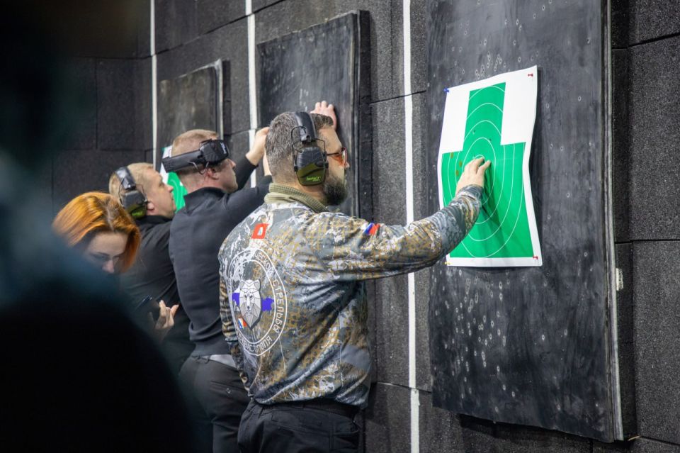 В тире УМВД России по г.Севастополю прошли личные зачеты по стрельбе из боевого ручного стрелкового оружия В тире УМВД России по г.Севастополю прошли личные зачеты по стрельбе из боевого ручного стрелкового оружия