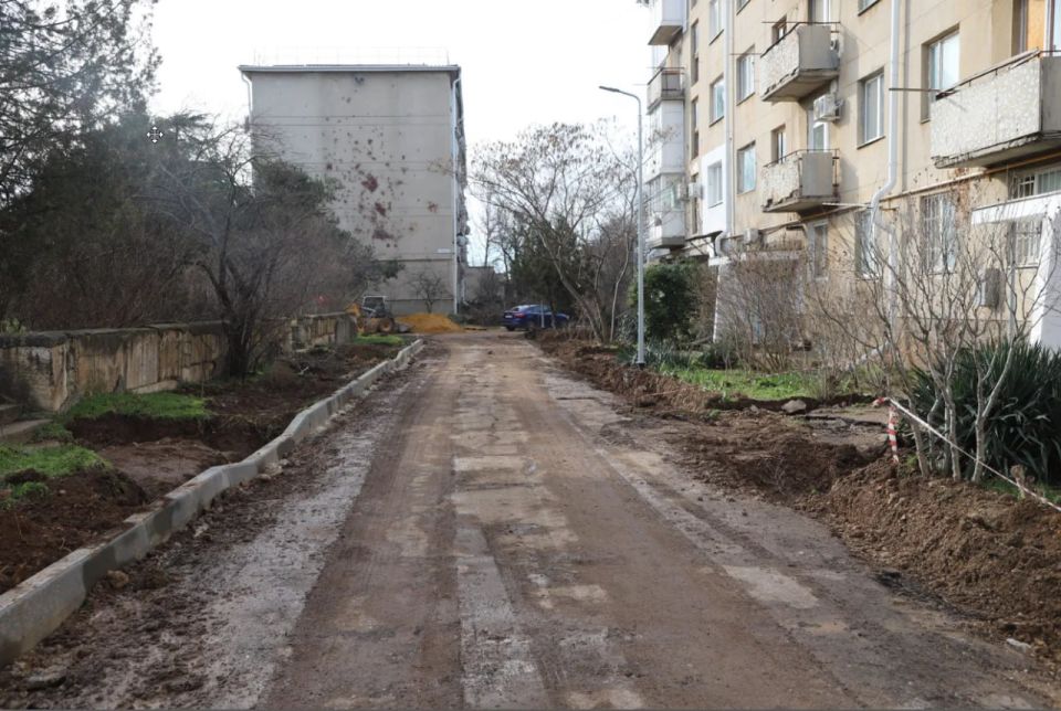 Сегодня заместитель главы администрации Андрей Падалко посетил оставшиеся без внимания дома в селе Вилино, а также провёл осмотр дворовых территорий Сегодня заместитель главы администрации Андрей Падалко посетил оставшиеся без внимания дома в селе Вилино, а также провёл осмотр дворовых территорий