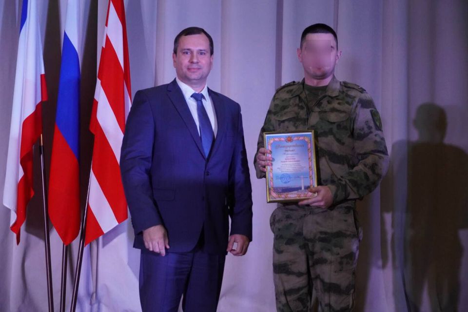 В канун праздника в культурном центре им. Ю.И. Богатикова состоялось торжественное собрание, посвященное Дню защитника Отечества