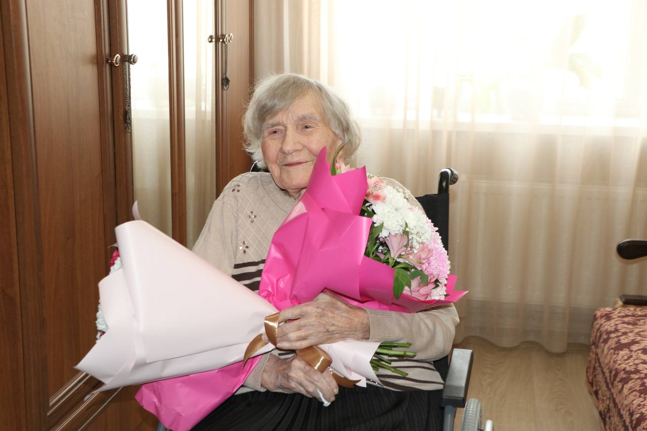 Ольга Урайкина: В честь предстоящего праздника Дня защитника Отечества поздравили дорогих ветеранов Антонину Меледину и Николая Шевякина Ольга Урайкина: В честь предстоящего праздника Дня защитника Отечества поздравили дорогих ветеранов Антонину Меледину и Николая Шевякина