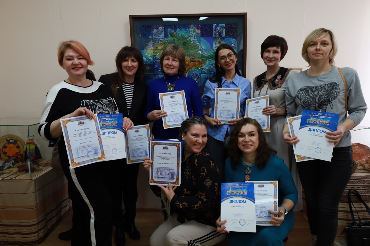 В Музее истории города Симферополя открылась выставка «Широкая масленица», на которой были представлены декоративно-прикладные работы и живопись В Музее истории города Симферополя открылась выставка «Широкая масленица», на которой были представлены декоративно-прикладные работы и живопись