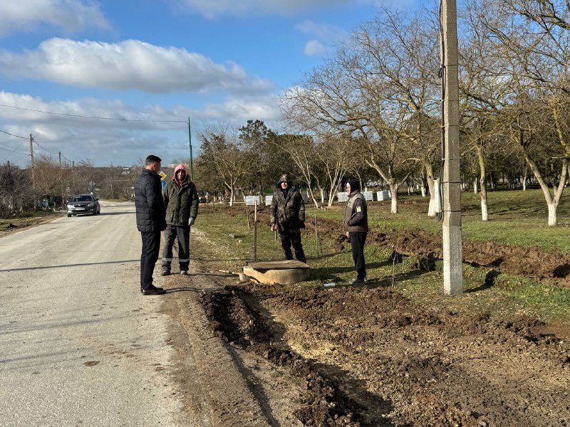 Александр Дудинов проинспектировал ход благоустройства общественной территории в селе Новосельское Александр Дудинов проинспектировал ход благоустройства общественной территории в селе Новосельское