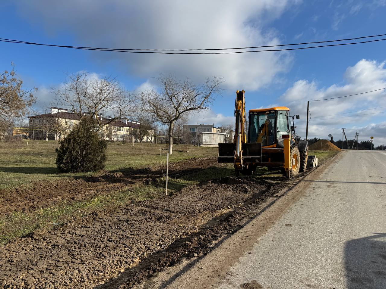 Александр Дудинов проинспектировал ход благоустройства общественной территории в селе Новосельское Александр Дудинов проинспектировал ход благоустройства общественной территории в селе Новосельское