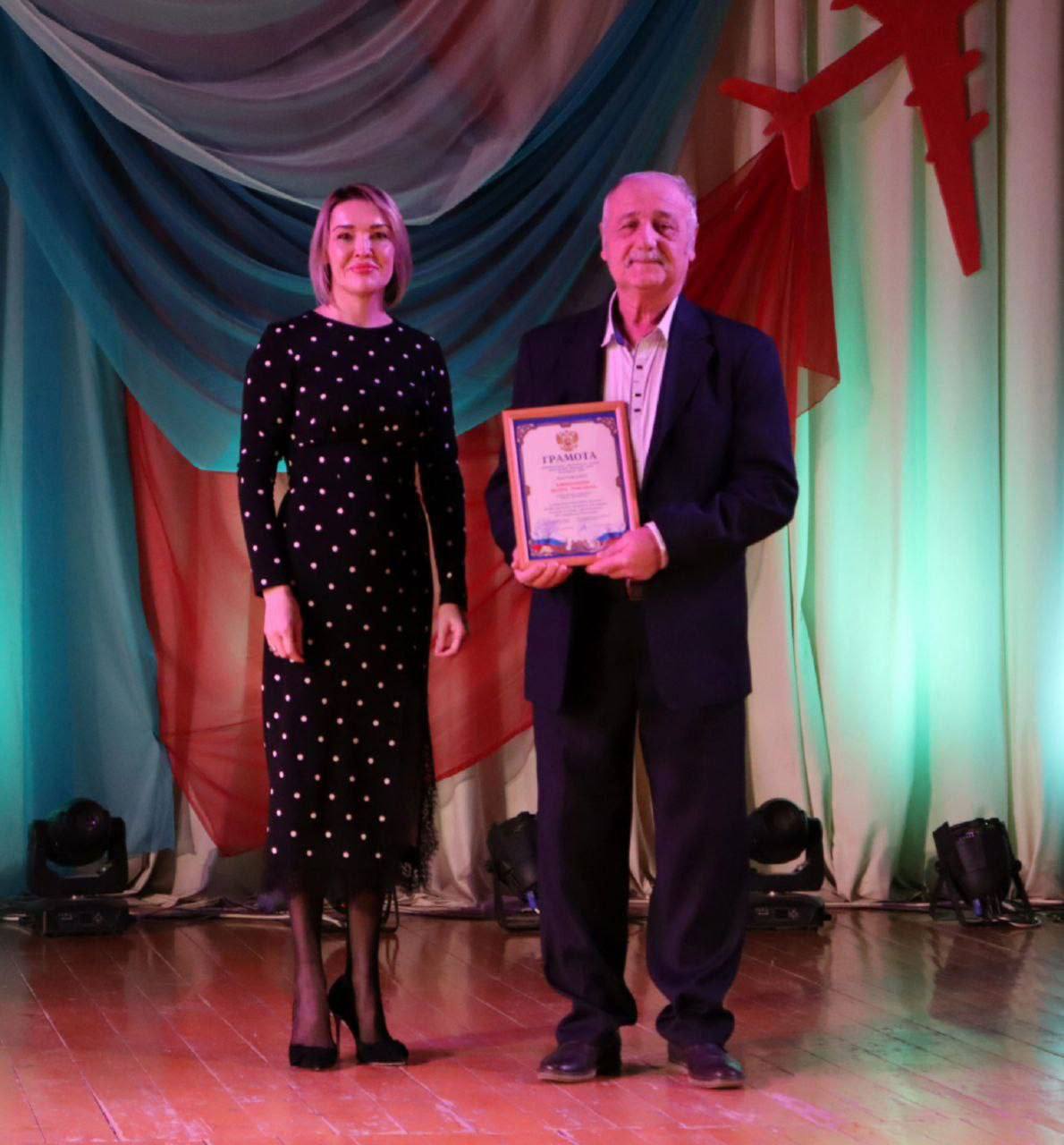 В Джанкойском районном Доме культуры состоялось торжественное мероприятие, посвящённое Дню защитника Отечества В Джанкойском районном Доме культуры состоялось торжественное мероприятие, посвящённое Дню защитника Отечества