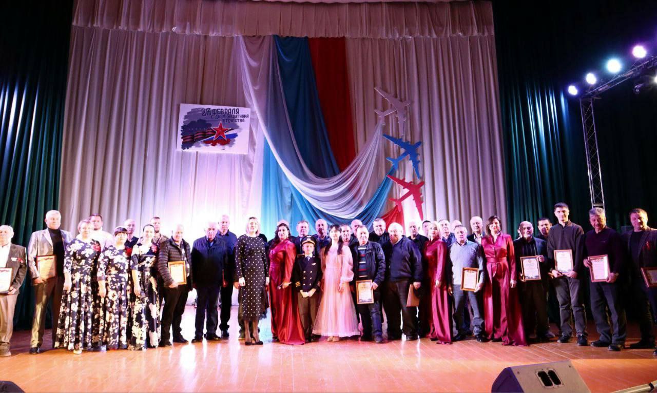 Инна Федоренко: Сегодня, в преддверии знаменательного Дня Защитника Отечества, вручила Почетные грамоты от администрации Джанкойского района нашим самым смелым, самым надежным, уверенным и сильным мужчинам