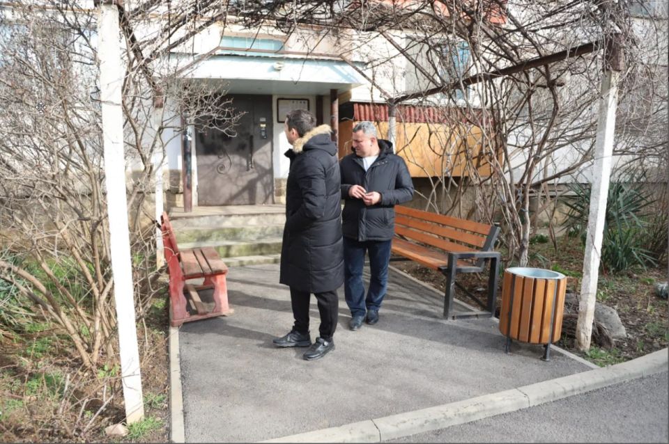 Сегодня заместитель главы администрации Андрей Падалко посетил оставшиеся без внимания дома в селе Вилино, а также провёл осмотр дворовых территорий Сегодня заместитель главы администрации Андрей Падалко посетил оставшиеся без внимания дома в селе Вилино, а также провёл осмотр дворовых территорий