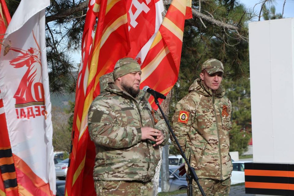 Ольга Урайкина: Сегодня состоялась церемония возложения цветов к памятному знаку "Наши герои СВО" на Аллее славы и к мемориалу «Вечный огонь», расположенному на территории Братского воинского кладбища советских воинов Ольга Урайкина: Сегодня состоялась церемония возложения цветов к памятному знаку "Наши герои СВО" на Аллее славы и к мемориалу «Вечный огонь», расположенному на территории Братского воинского кладбища советских воинов