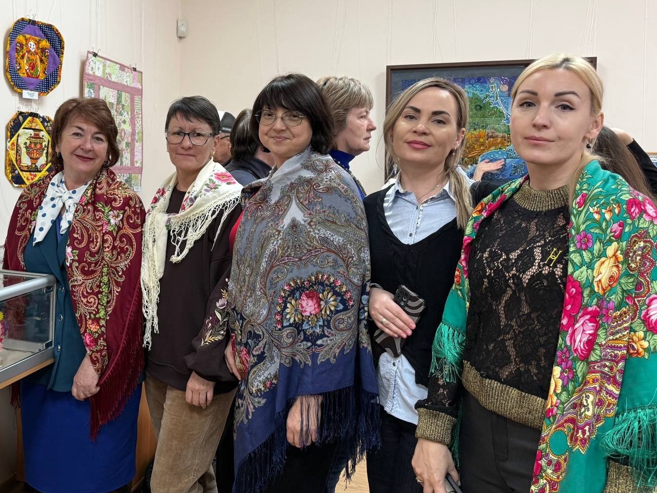 В Музее истории города Симферополя открылась выставка «Широкая масленица», на которой были представлены декоративно-прикладные работы и живопись В Музее истории города Симферополя открылась выставка «Широкая масленица», на которой были представлены декоративно-прикладные работы и живопись