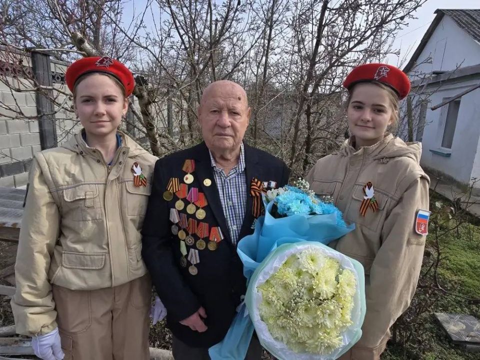 Ольга Урайкина: В честь предстоящего праздника Дня защитника Отечества поздравили дорогих ветеранов Антонину Меледину и Николая Шевякина Ольга Урайкина: В честь предстоящего праздника Дня защитника Отечества поздравили дорогих ветеранов Антонину Меледину и Николая Шевякина