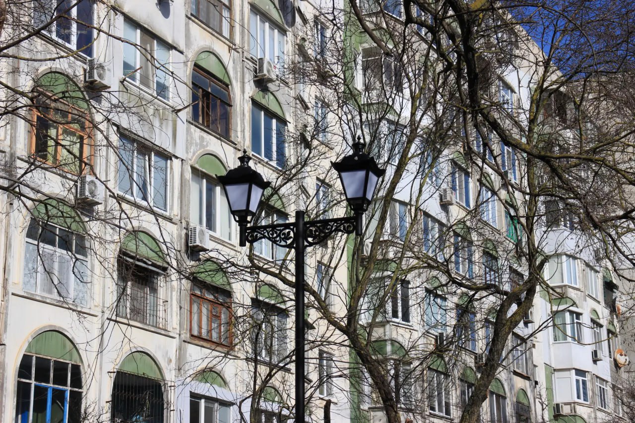 Продолжается системная работа по благоустройству города Продолжается системная работа по благоустройству города