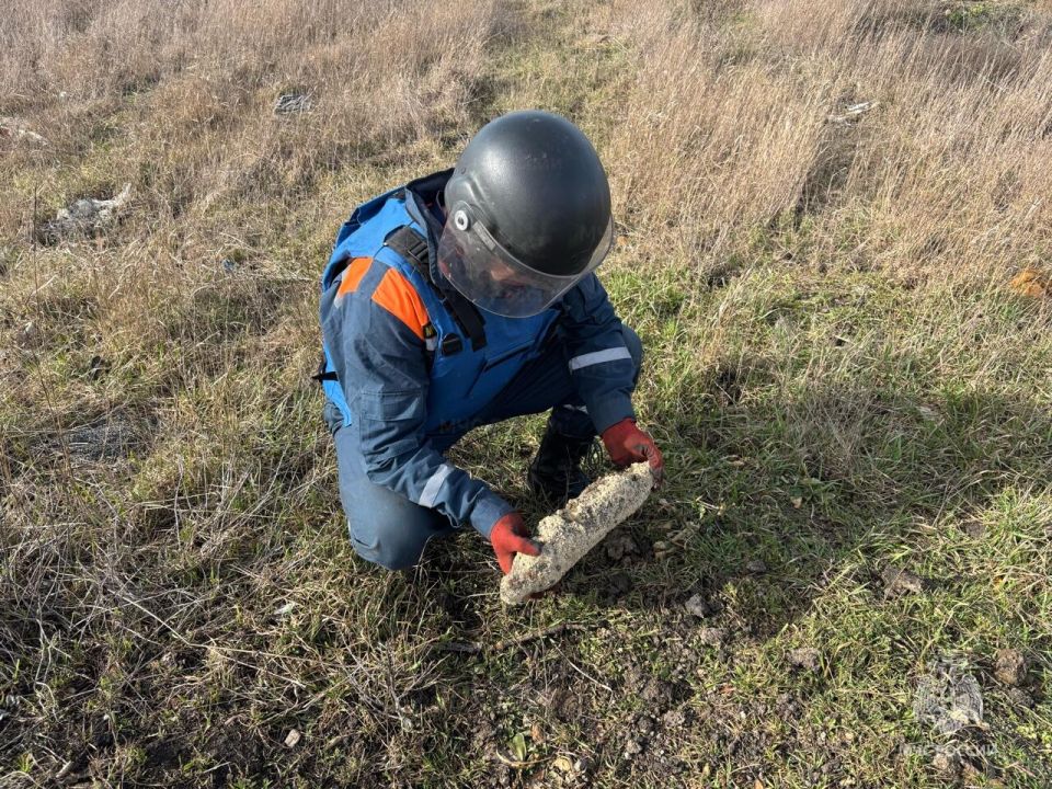 Четыре взрывоопасных предмета уничтожили в Крыму