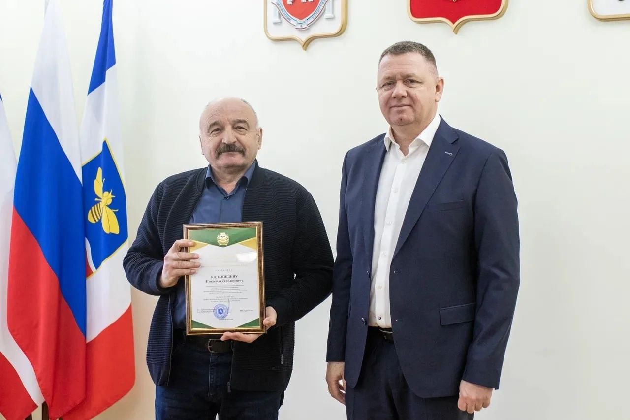 В крымской столице состоялась церемония награждения ко Дню защитника Отечества В крымской столице состоялась церемония награждения ко Дню защитника Отечества