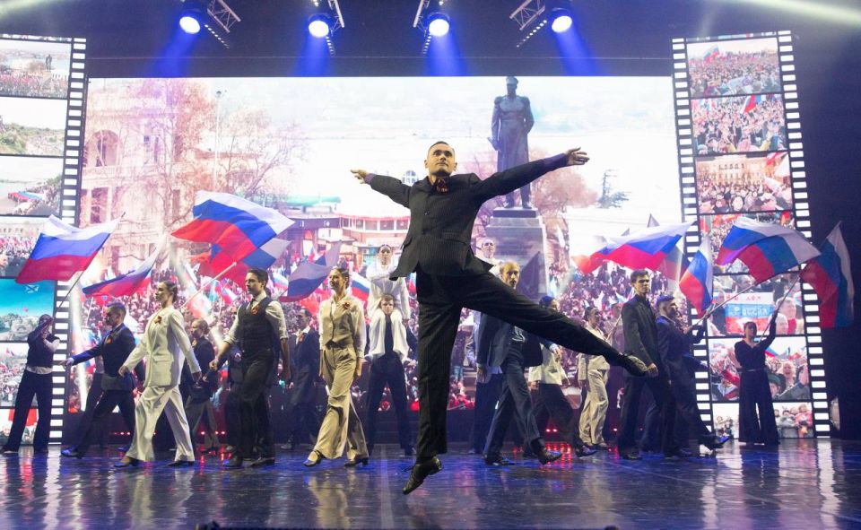 Михаил Развожаев: Накануне побывал на праздничном концерте «Сила в правде. Воля в единстве», который прошел во Дворце культуры рыбаков Михаил Развожаев: Накануне побывал на праздничном концерте «Сила в правде. Воля в единстве», который прошел во Дворце культуры рыбаков