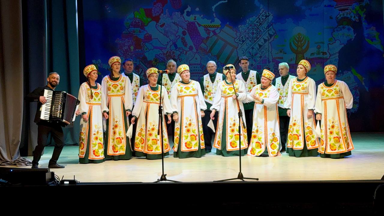 Александр Дудинов: В Черноморском районе дан старт Году единства народов России! В районном Доме культуры прошла концертная программа «Под созвездием народного единства» Александр Дудинов: В Черноморском районе дан старт Году единства народов России! В районном Доме культуры прошла концертная программа «Под созвездием народного единства»