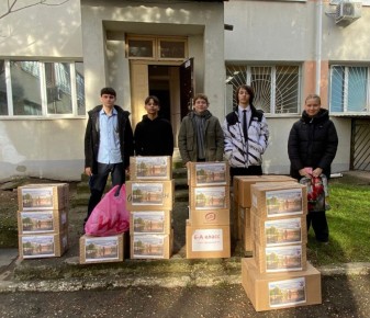 20 февраля, в преддверии Дня защитника Отечества, родители, ученики и педагоги МБОУ «Школа-лицей №3 им. А.С. Макаренко» направили поздравления нашим бойцам, выполняющим задачи в зоне проведения специальной военной операции