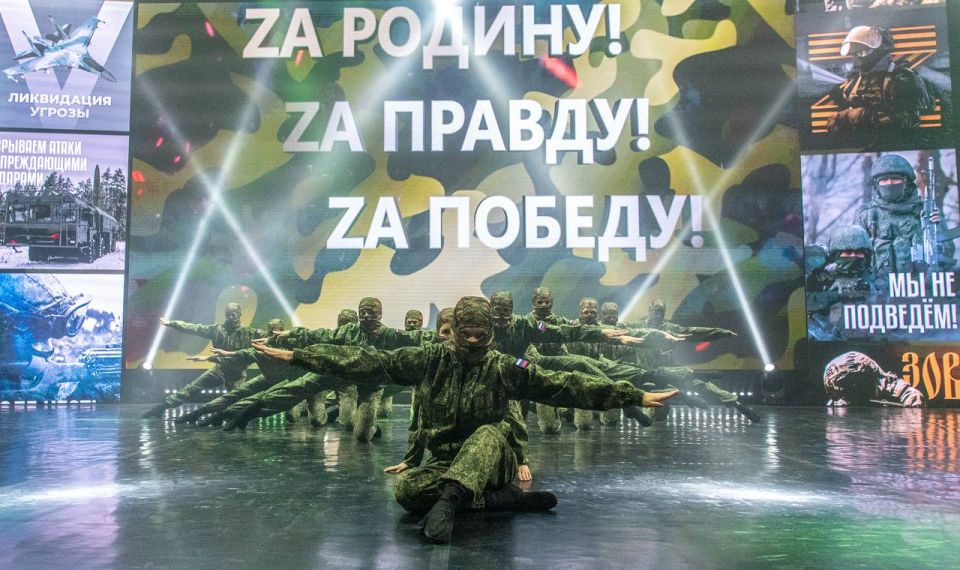 Михаил Развожаев: Накануне побывал на праздничном концерте «Сила в правде. Воля в единстве», который прошел во Дворце культуры рыбаков Михаил Развожаев: Накануне побывал на праздничном концерте «Сила в правде. Воля в единстве», который прошел во Дворце культуры рыбаков