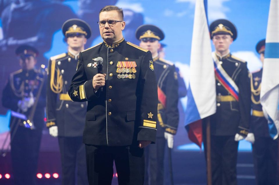 Михаил Развожаев: Накануне побывал на праздничном концерте «Сила в правде. Воля в единстве», который прошел во Дворце культуры рыбаков Михаил Развожаев: Накануне побывал на праздничном концерте «Сила в правде. Воля в единстве», который прошел во Дворце культуры рыбаков