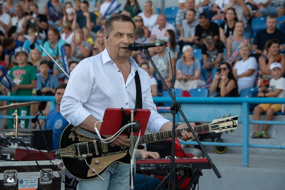 Михаил Развожаев: Сегодня день рождения народного артиста, народного любимца России — Николая Вячеславовича Расторгуева Михаил Развожаев: Сегодня день рождения народного артиста, народного любимца России — Николая Вячеславовича Расторгуева