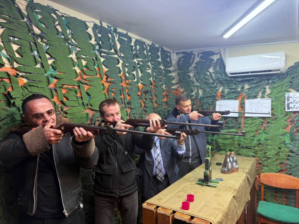 Константин Шимановский: Стартовал IX ежегодный турнир «Лучший стрелок «Единой России» этап «А ну-ка парни», приуроченный ко Дню защитника Отечества Константин Шимановский: Стартовал IX ежегодный турнир «Лучший стрелок «Единой России» этап «А ну-ка парни», приуроченный ко Дню защитника Отечества