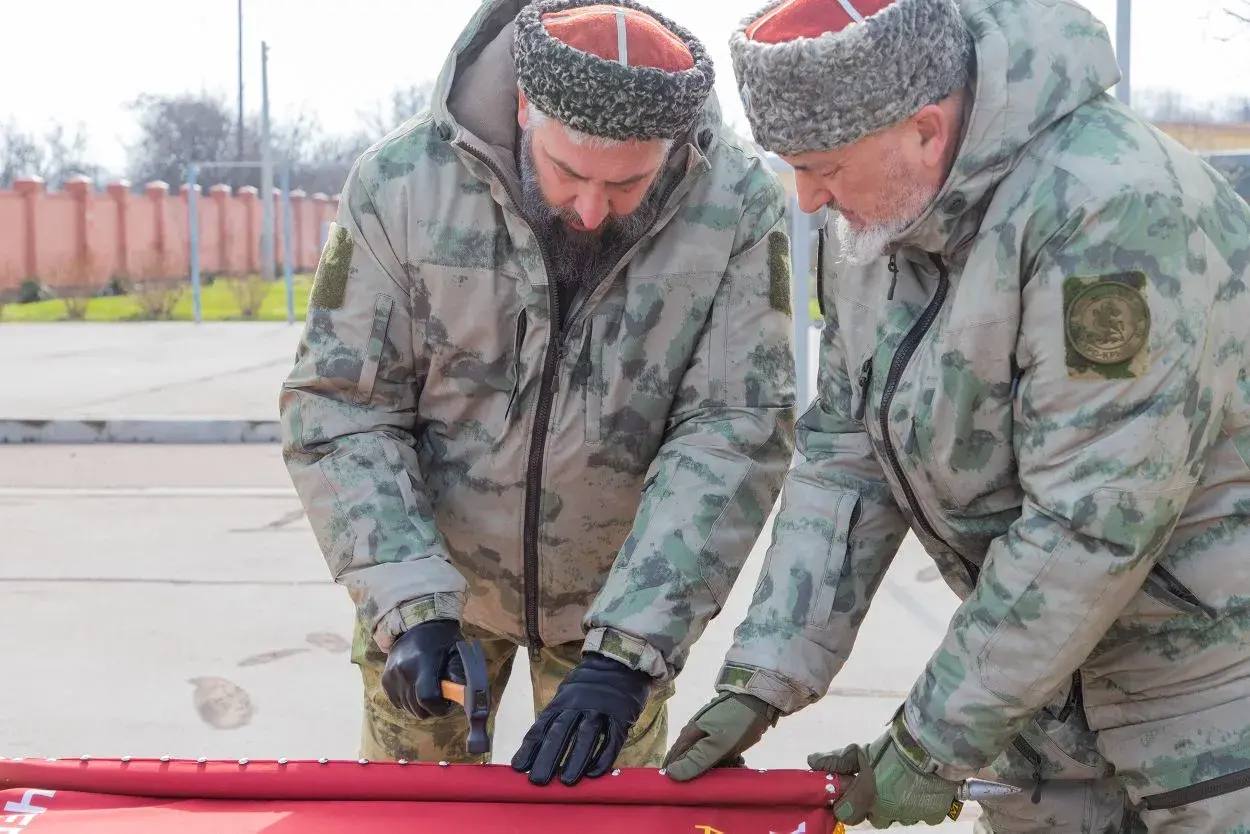 Бойцы батальона «Таврида» «БАРС-Крым» приняли воинскую присягу Бойцы батальона «Таврида» «БАРС-Крым» приняли воинскую присягу