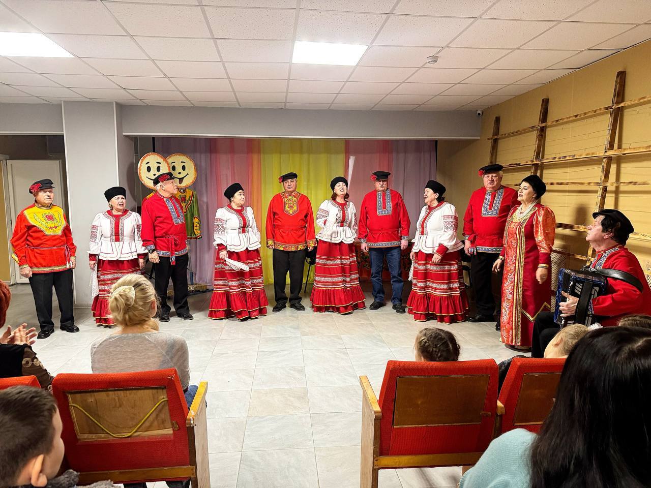 Блины, песни и весеннее настроение! Блины, песни и весеннее настроение!