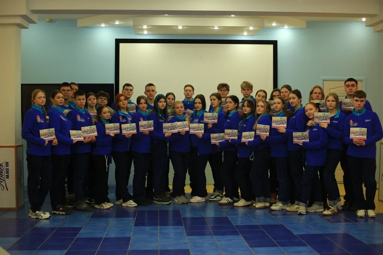 Артековцы написали письма участникам специальной военной операции ко Дню защитника Отечества