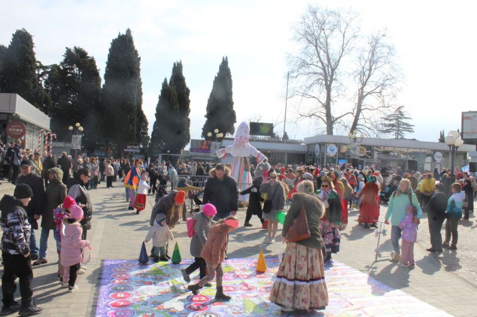 Галина Огнёва: От всей души поздравляю с праздником широкой Масленицы! Корни любимого многими праздника уходят в глубину веков