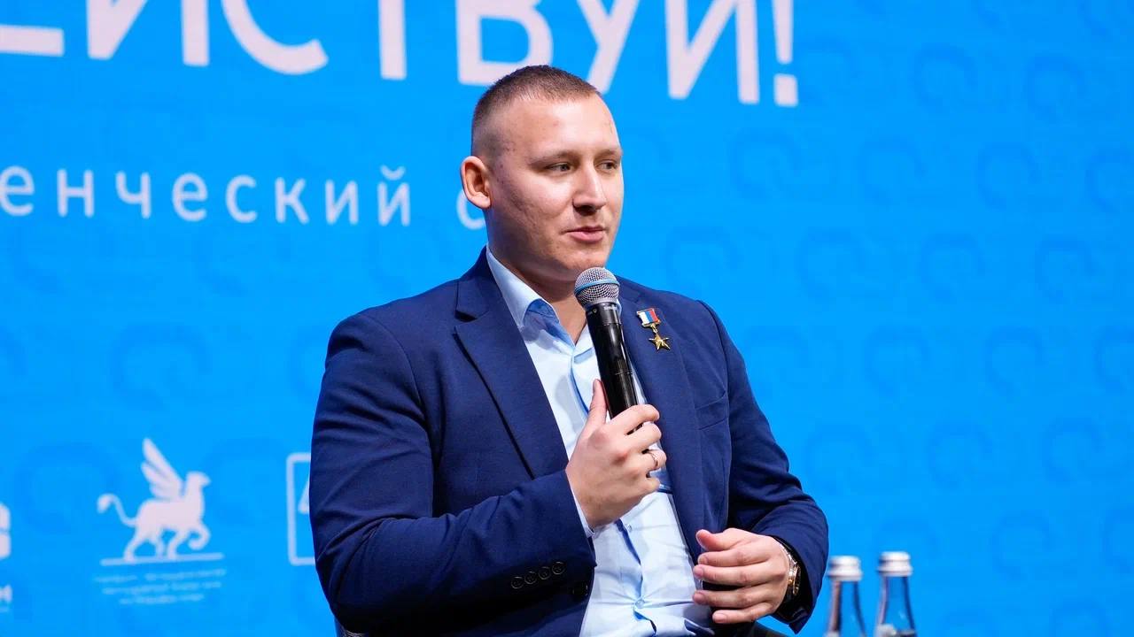 В преддверии Дня защитника Отечества в рамках студенческого слёта «СО.действуй» состоялся диалог с героем В преддверии Дня защитника Отечества в рамках студенческого слёта «СО.действуй» состоялся диалог с героем