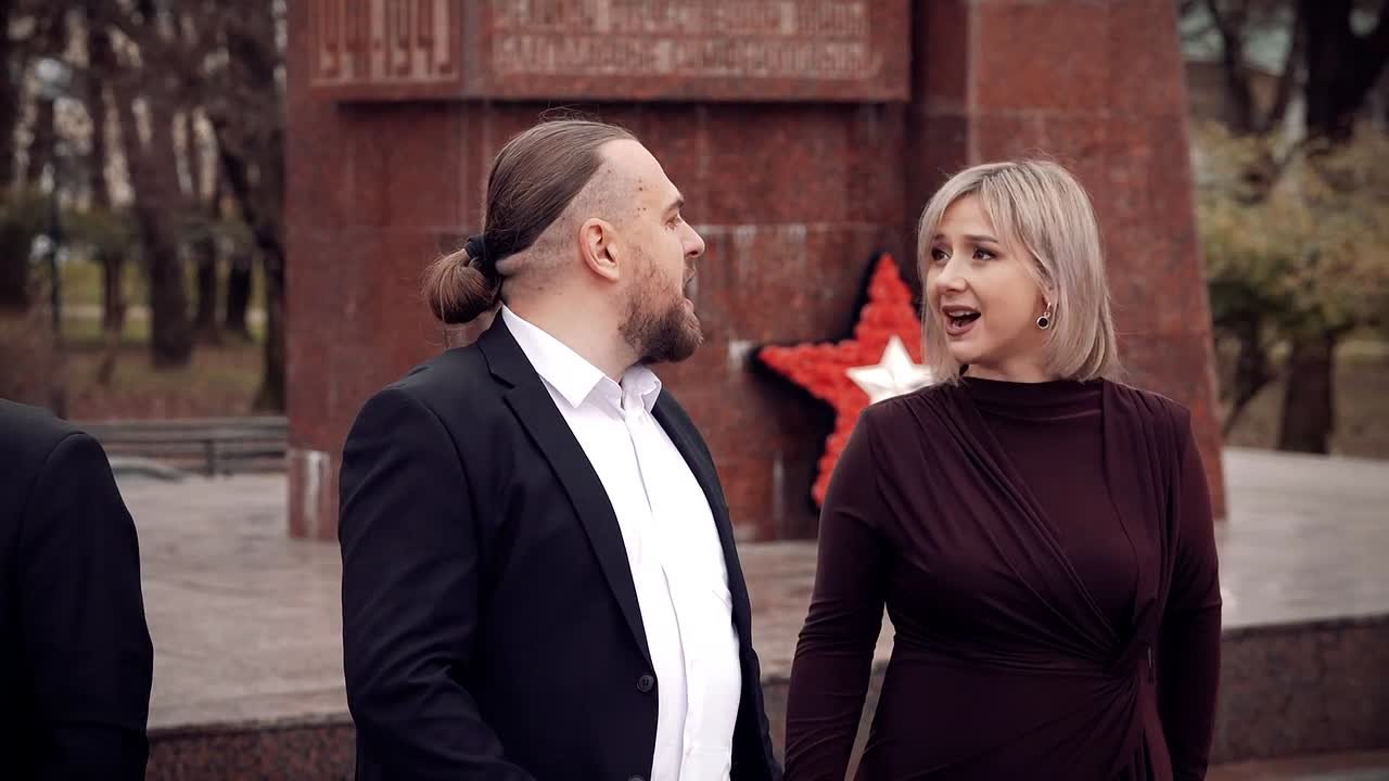 Крымчан поздравляют с Днем защитника Отечества