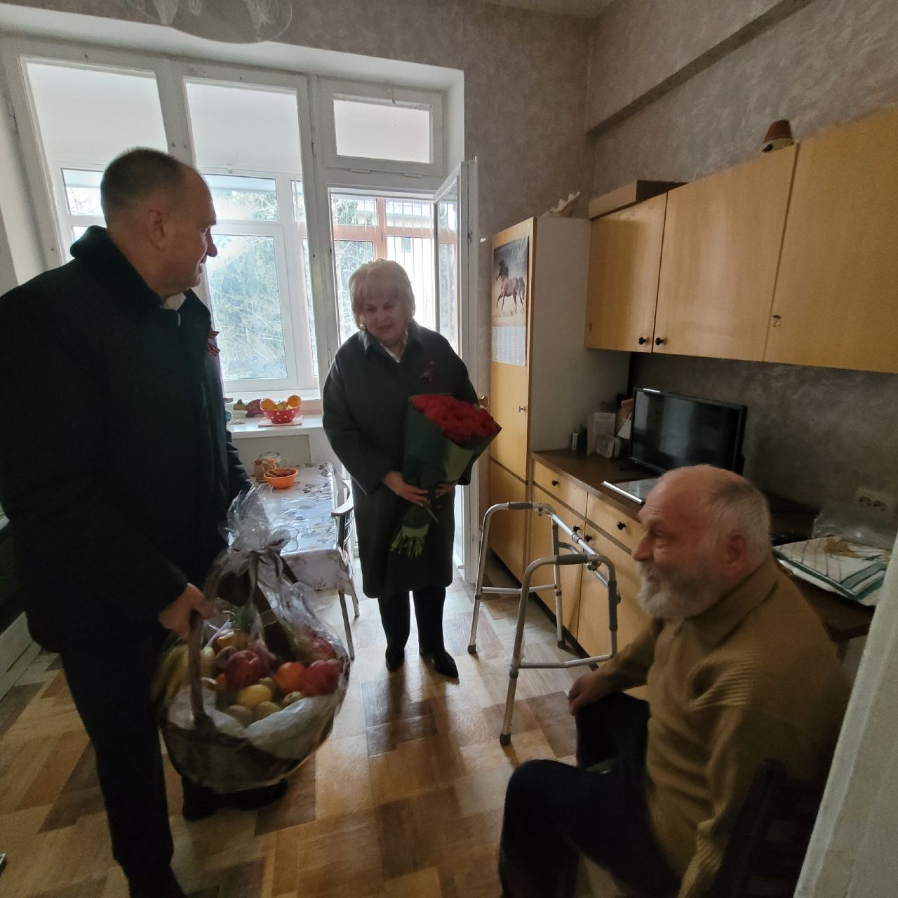 Галина Огнёва: Вместе с депутатом Государственного Совета Республики Крым Александром Гончаровым поздравили наших дорогих ветеранов Великой Отечественной войны — Александра Павловича Дембицкого и Ивана Семёновича Евтушенко Галина Огнёва: Вместе с депутатом Государственного Совета Республики Крым Александром Гончаровым поздравили наших дорогих ветеранов Великой Отечественной войны — Александра Павловича Дембицкого и Ивана Семёновича Евтушенко