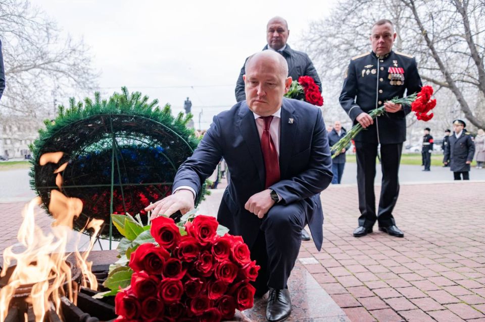 Михаил Развожаев: Сегодня Севастополь отмечает День защитника Отечества и 12-ю годовщину начала Русской весны Михаил Развожаев: Сегодня Севастополь отмечает День защитника Отечества и 12-ю годовщину начала Русской весны