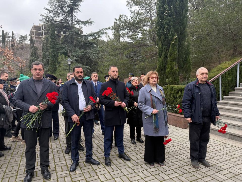 ���������� �����������: � ���� ��������� ��������� ��������� ����� � ������ ������ ����������� �����, ������ ���� � ��, ������ ���������� ��� � � ������� ����