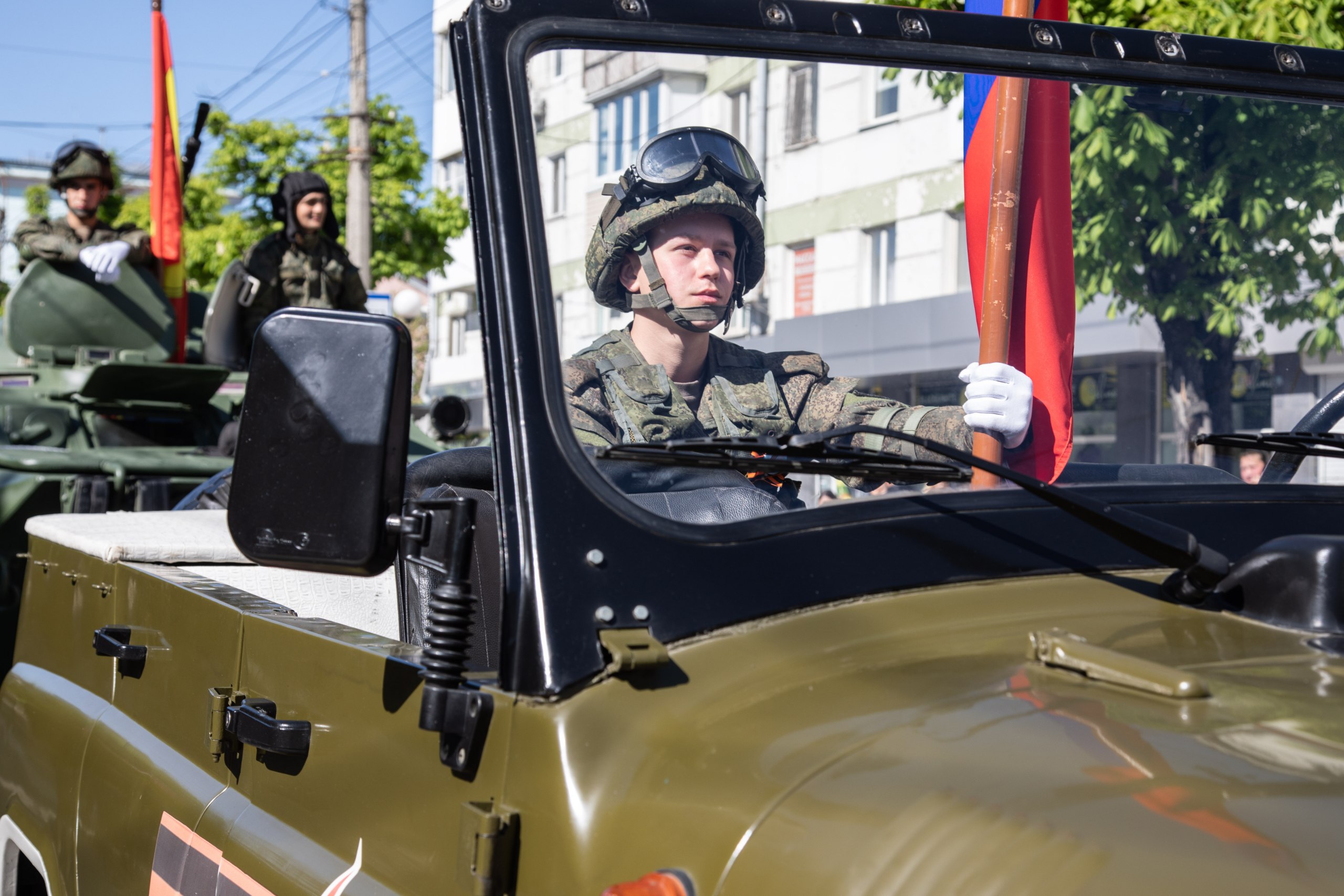 Владимир Константинов: Поздравляю с Днём Защитника Отечества всех, кто служит и служил в армии, ветеранов и участников боевых действий! Владимир Константинов: Поздравляю с Днём Защитника Отечества всех, кто служит и служил в армии, ветеранов и участников боевых действий!