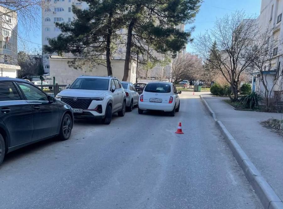 Госавтоинспекция Севастополя работает на месте ДТП с пострадавшим несовершеннолетним